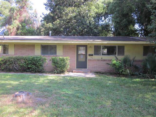 2762 Brookwood Drive - Photo 1
