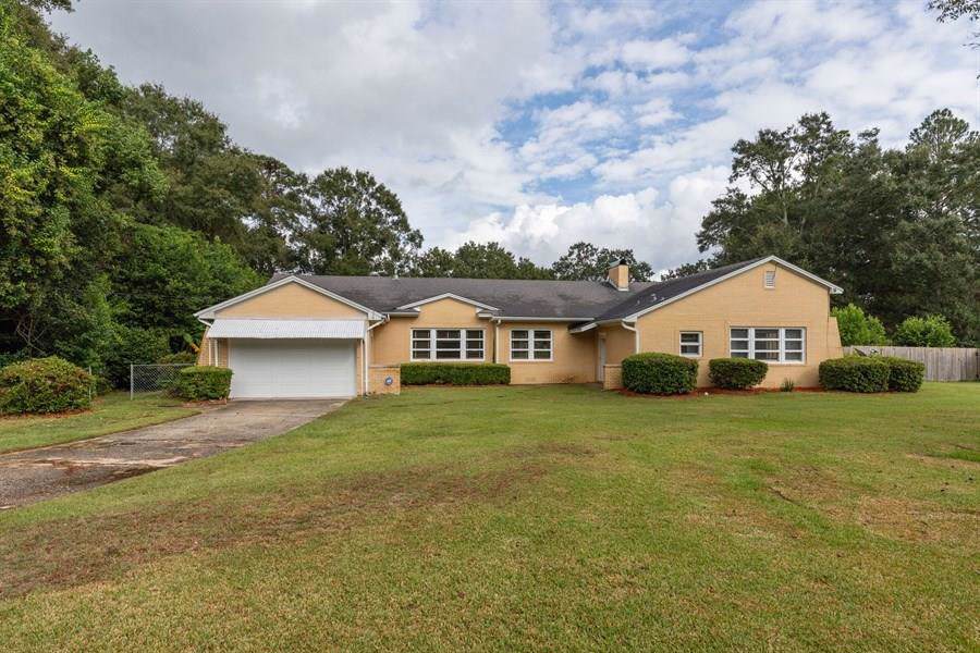 311 Mcqueen Avenue - Photo 1