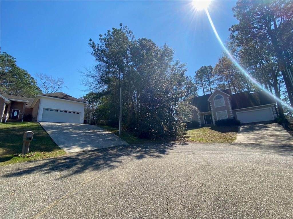 105 Laguna Circle - Photo 1