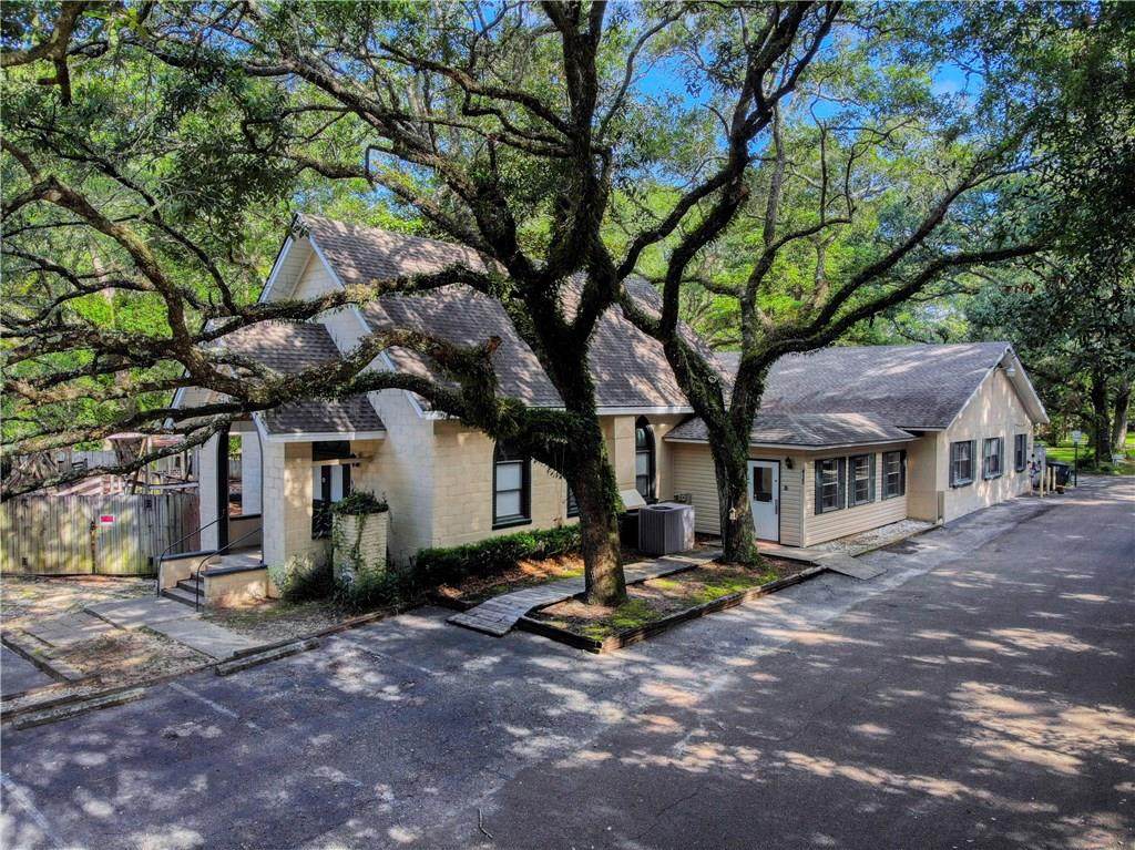 415 College Avenue - Photo 1