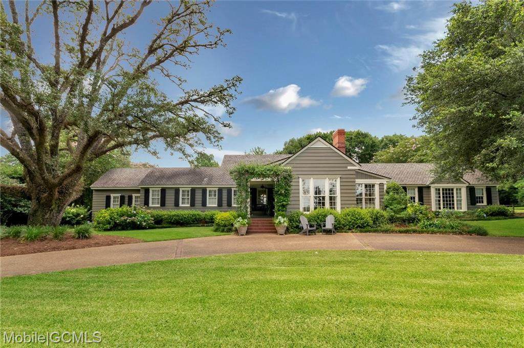 20 Country Club Road - Photo 1