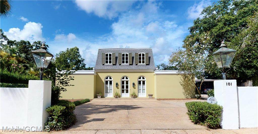 101 Eaton Sq - Photo 1