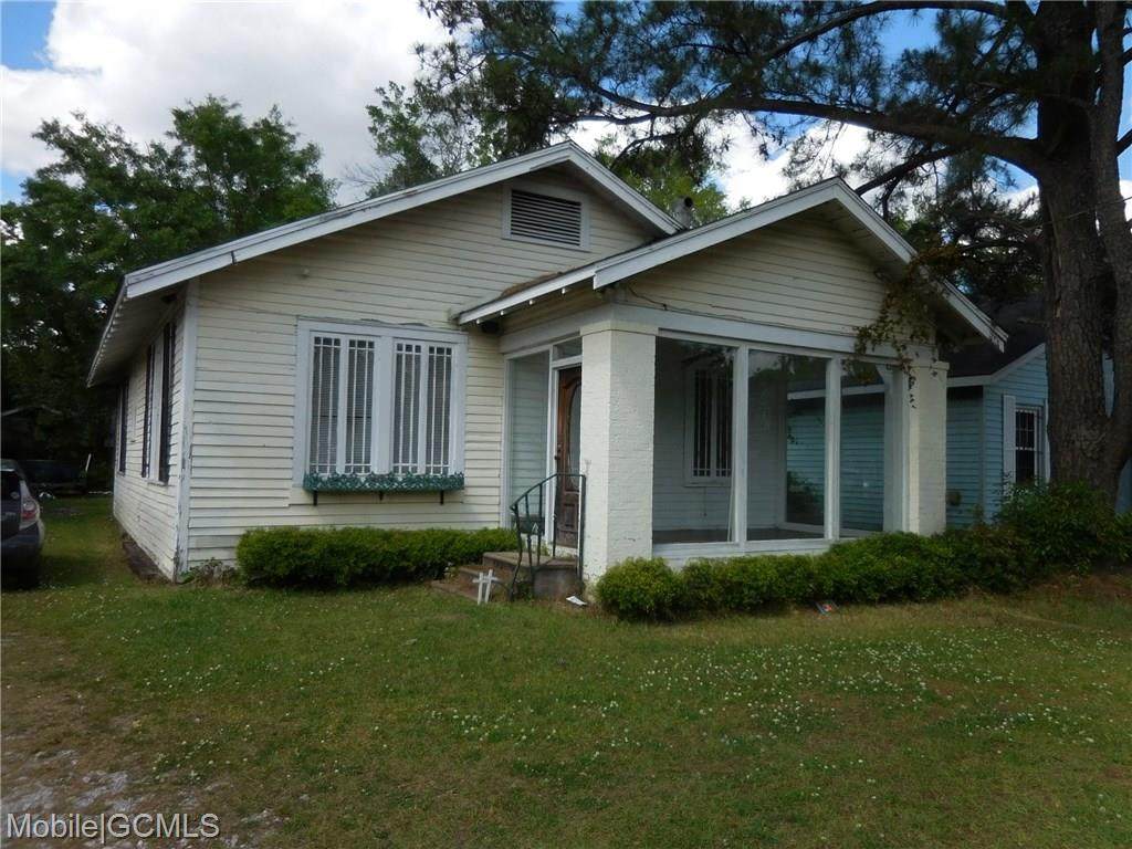 2010 Airport Boulevard - Photo 1
