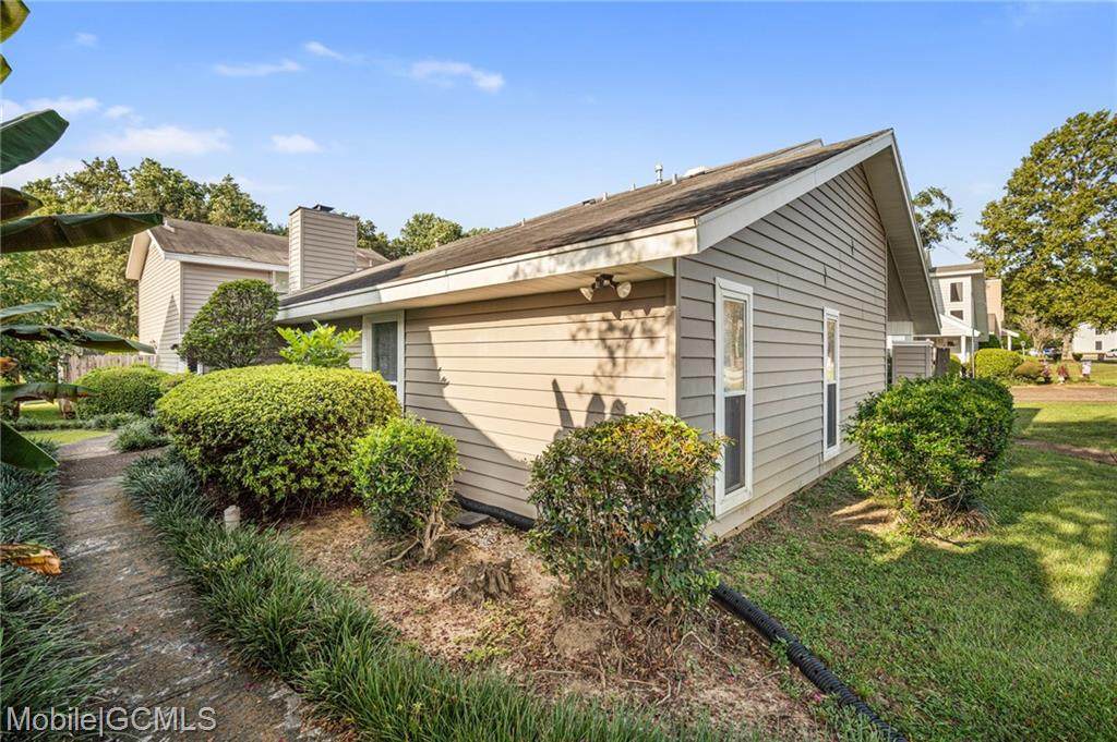 6505 Cedar Bend Court - Photo 1