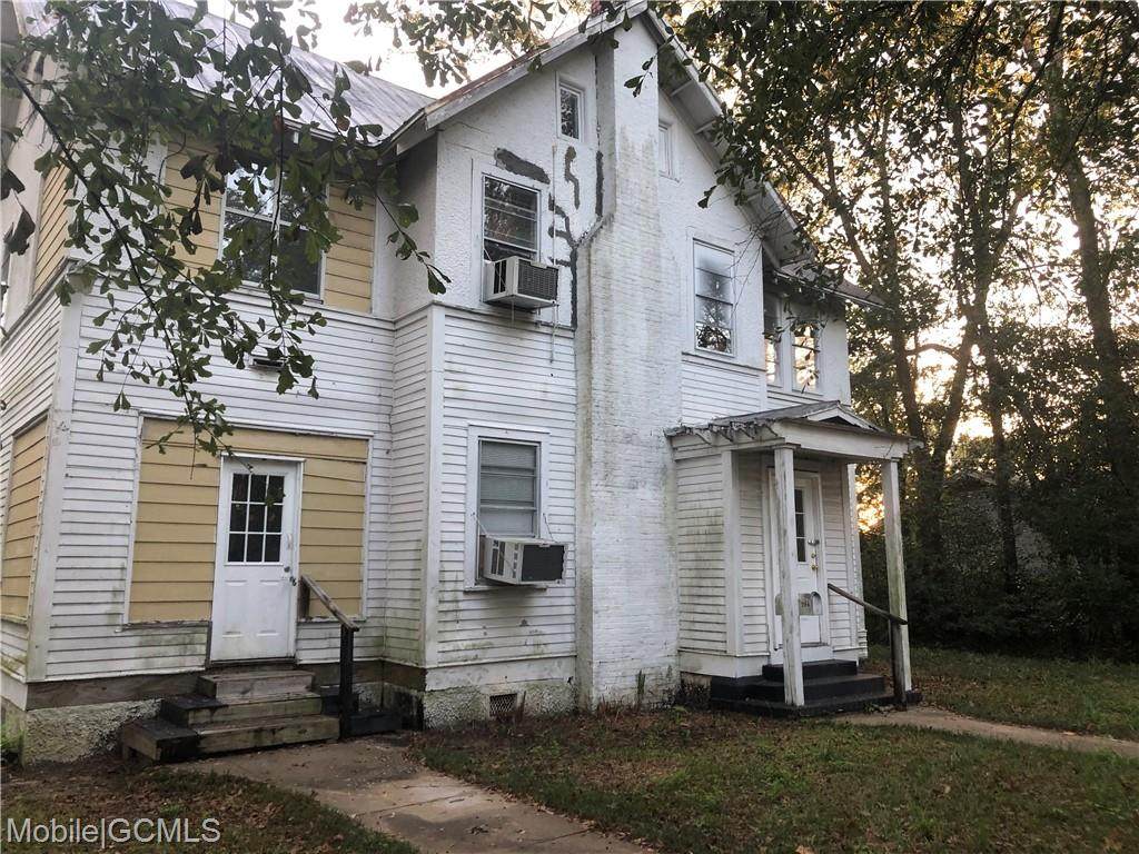 219 7TH Street - Photo 1