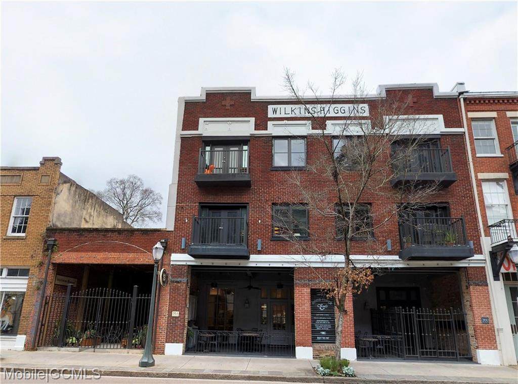 360 Dauphin Street - Photo 1
