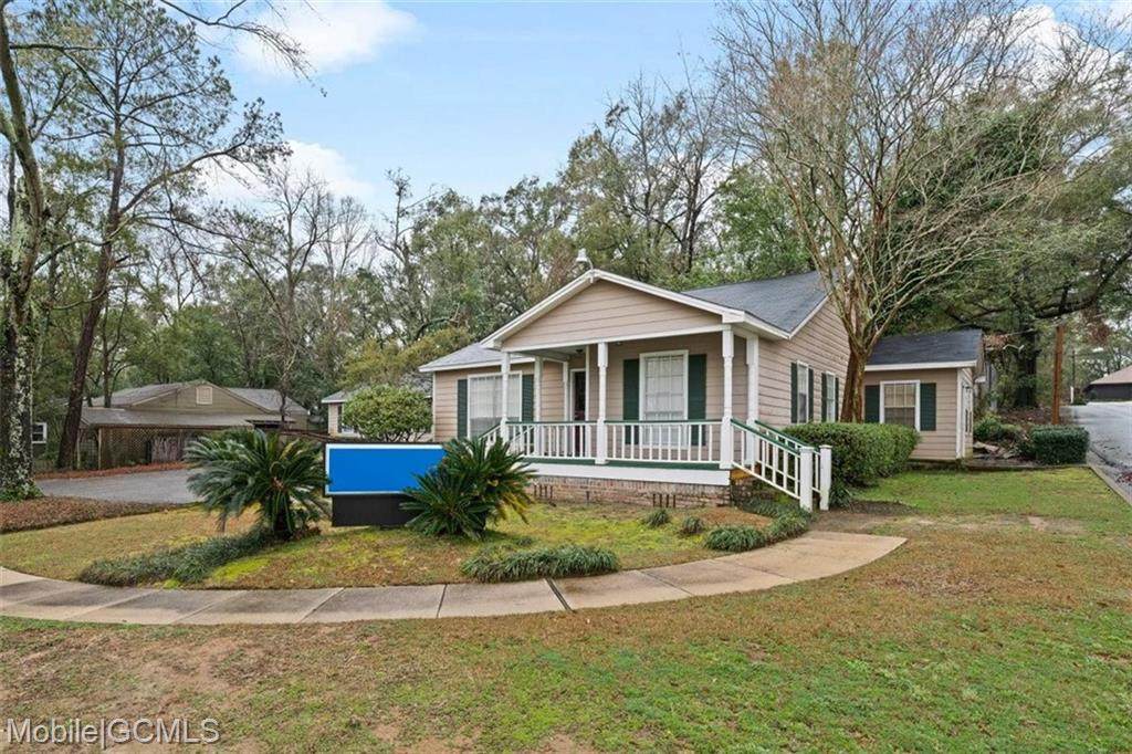 615 Shady Oak Drive - Photo 1