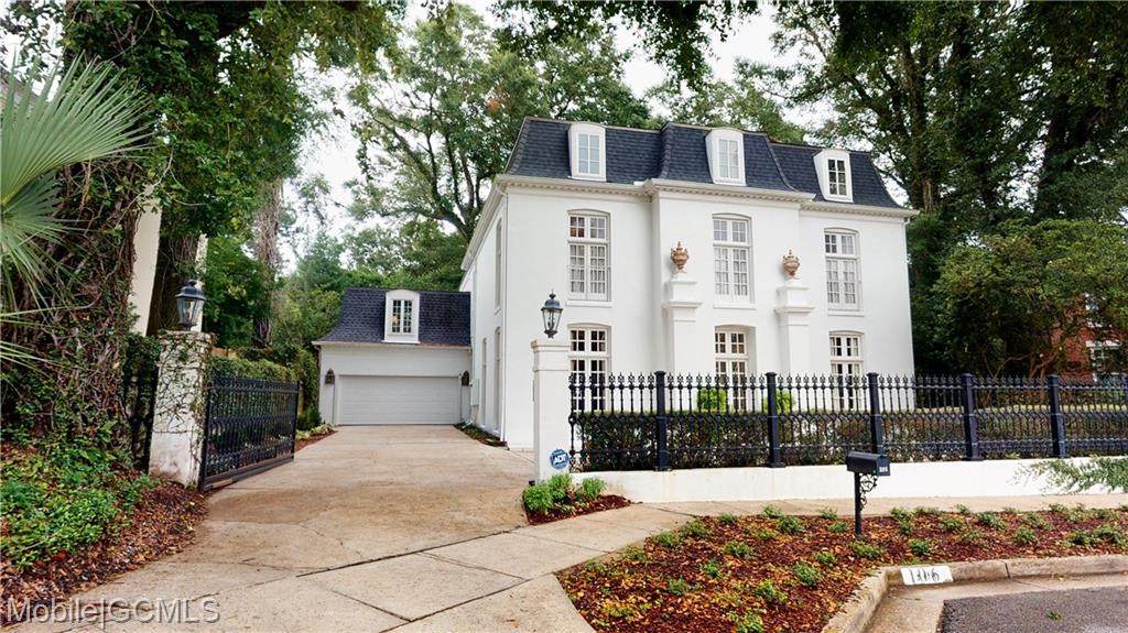 106 Eaton Sq - Photo 1