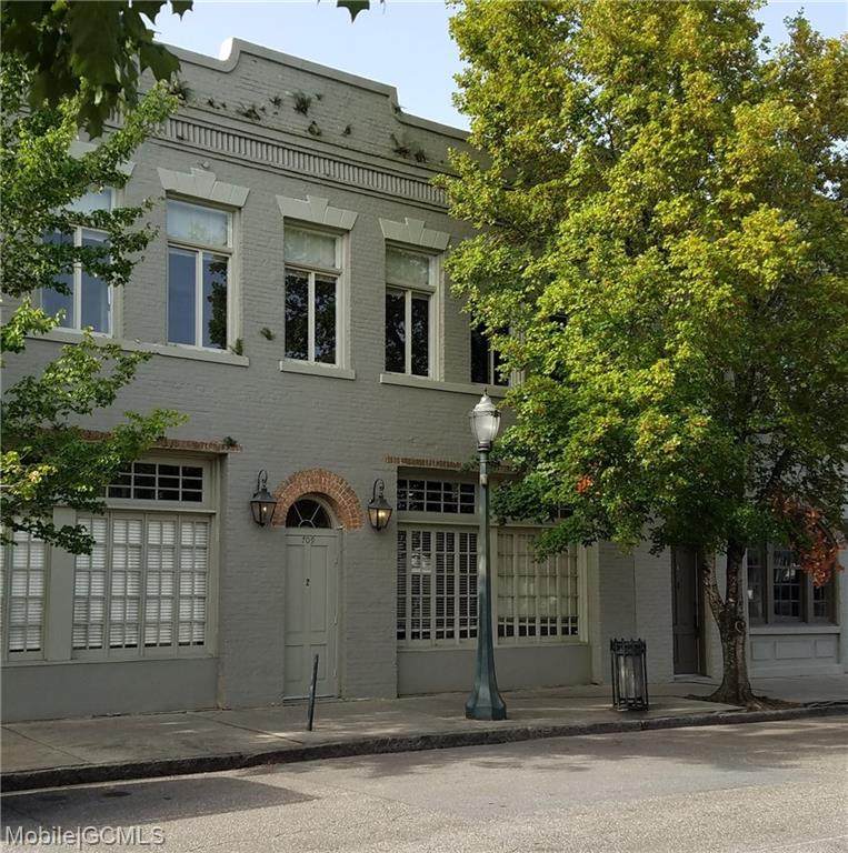709 Dauphin Street - Photo 1