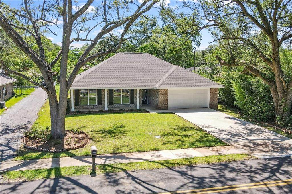 2126 Pine Street - Photo 1