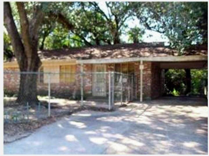408 La Rose Drive - Photo 1