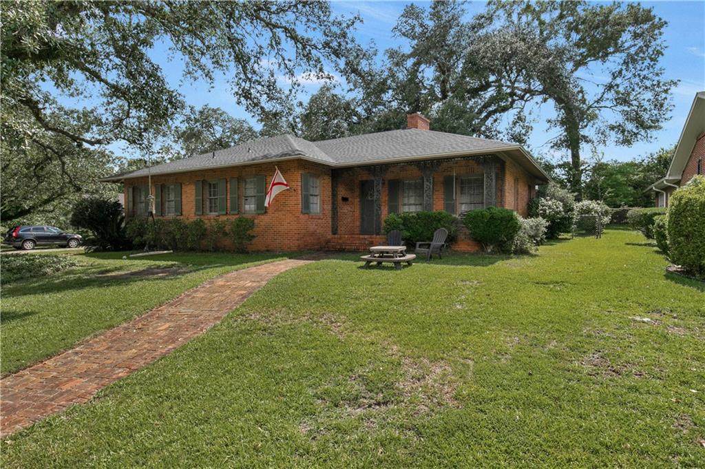 304 Woodlands Avenue - Photo 1