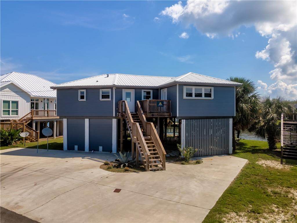 320 Polaris Street - Photo 1