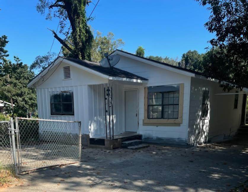 136 North Street - Photo 1