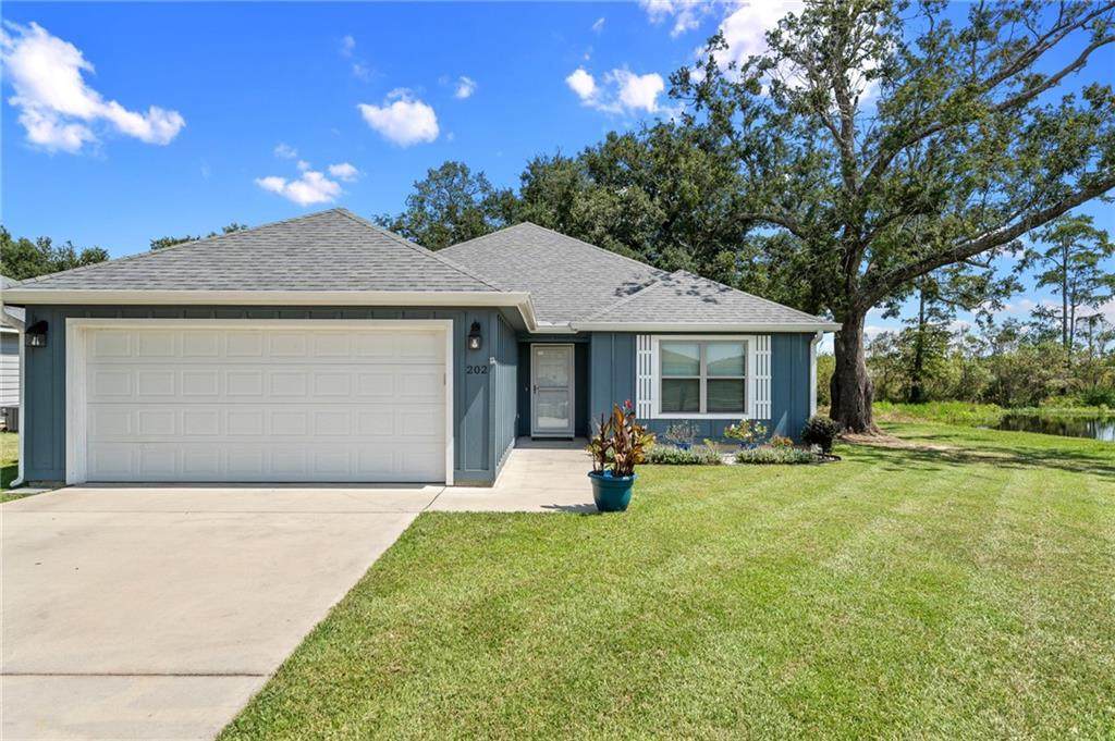 202 Lakefront Circle - Photo 1