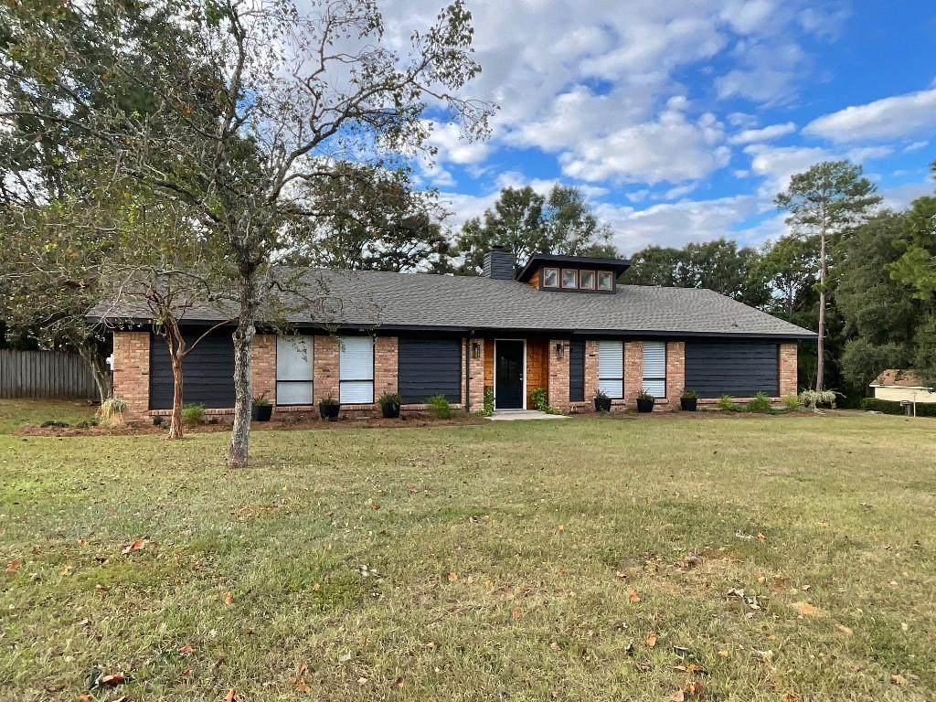 8401 Twin Lakes Drive - Photo 1