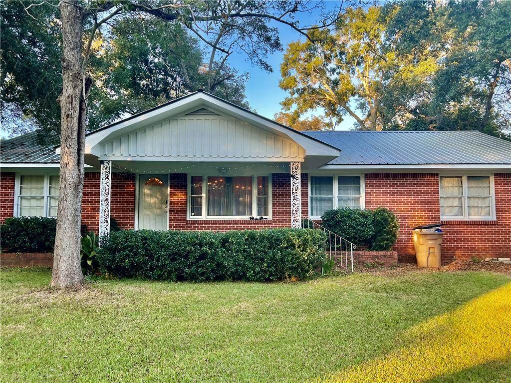 5410 Colonial Circle - Photo 1