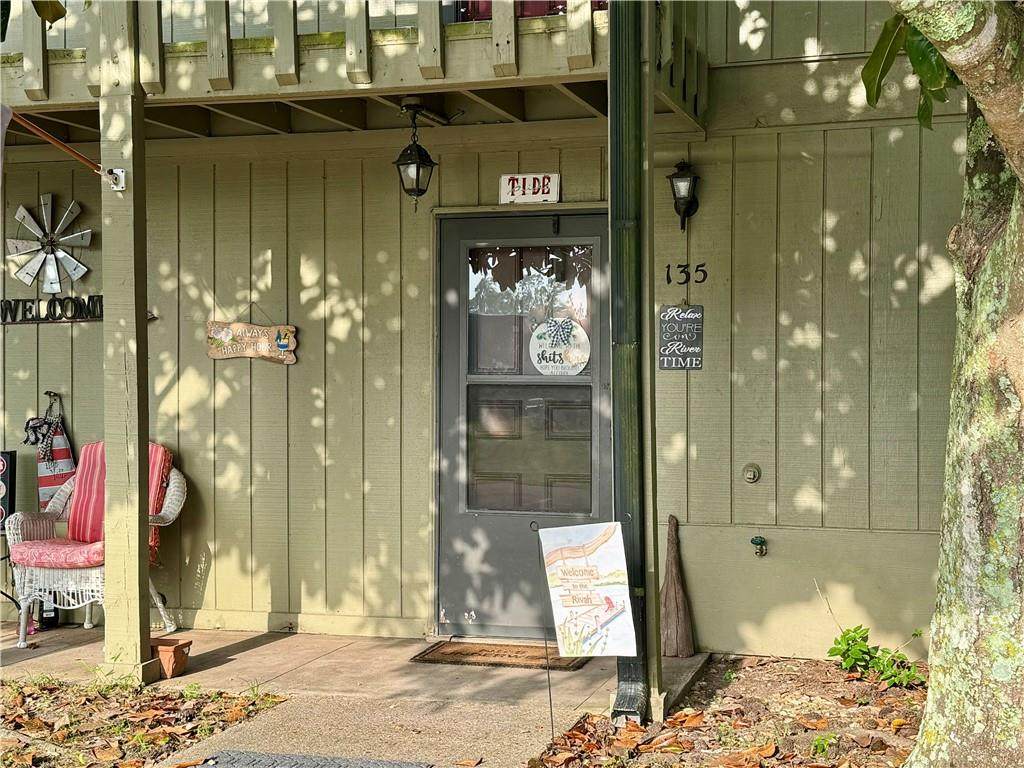 135 Riverbend Drive - Photo 1