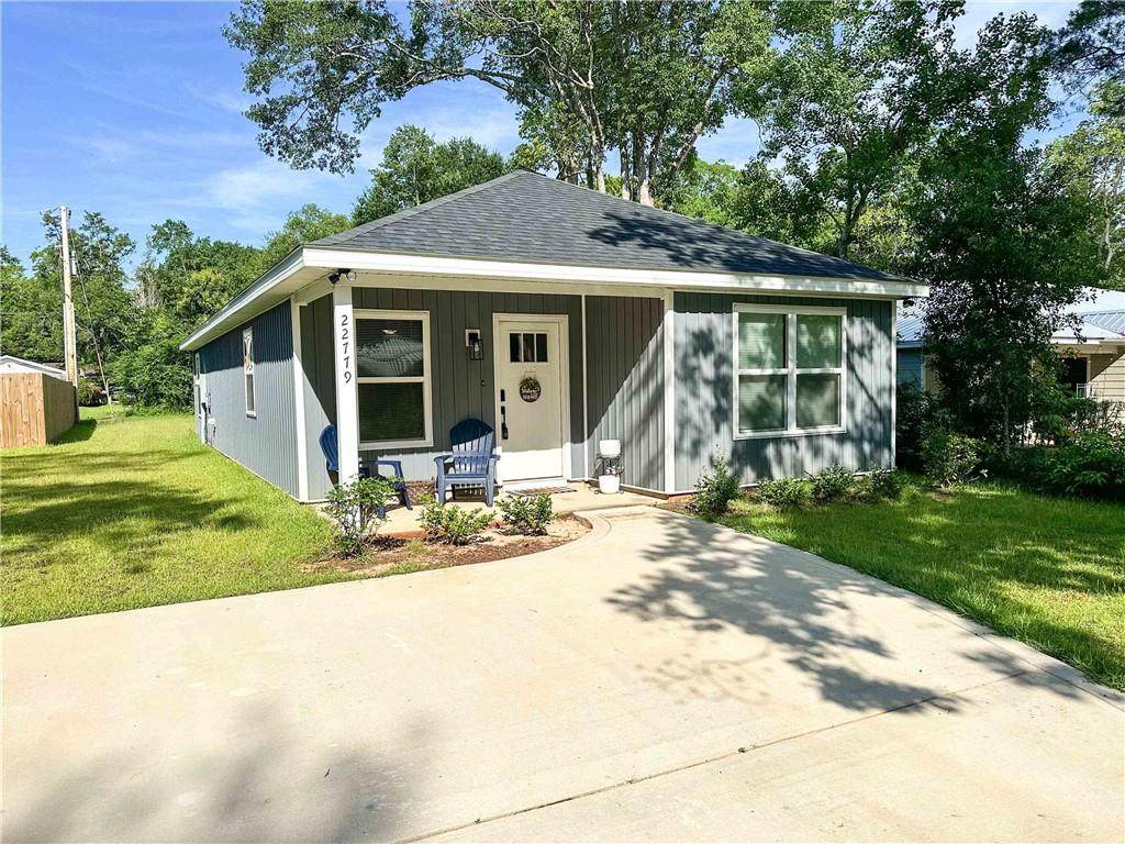 22779 Racine Street - Photo 1