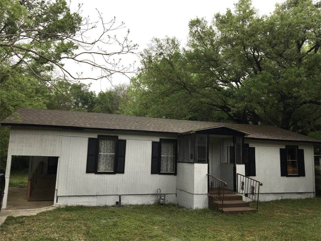 275 Bishop Phillips Avenue - Photo 1