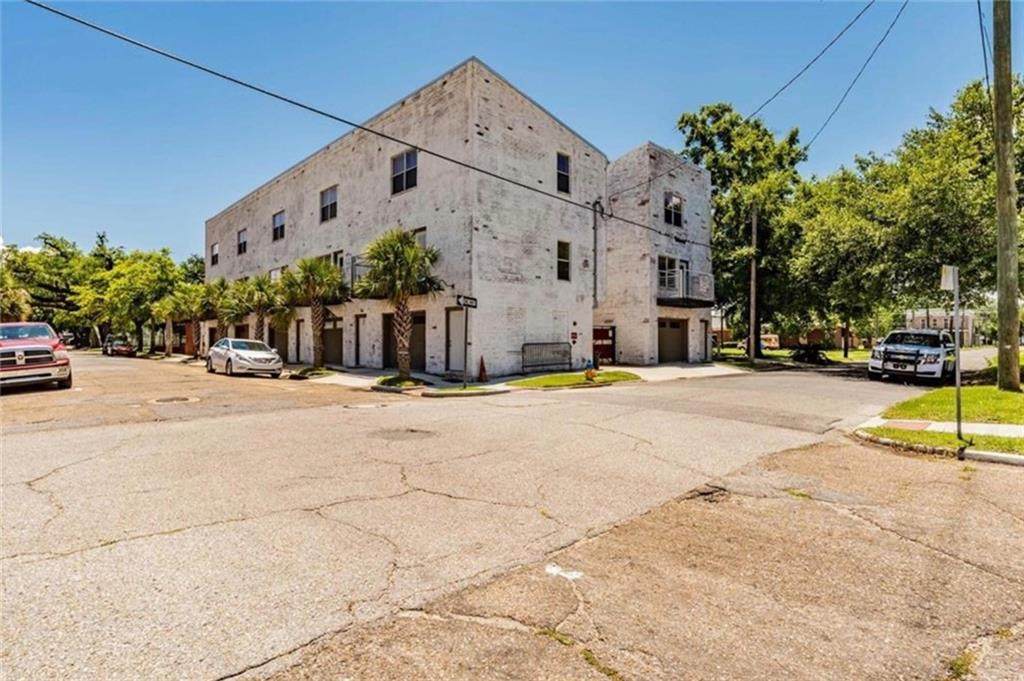 55 Warren Street - Photo 1