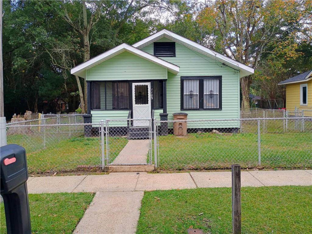 1109 Preston Avenue - Photo 1