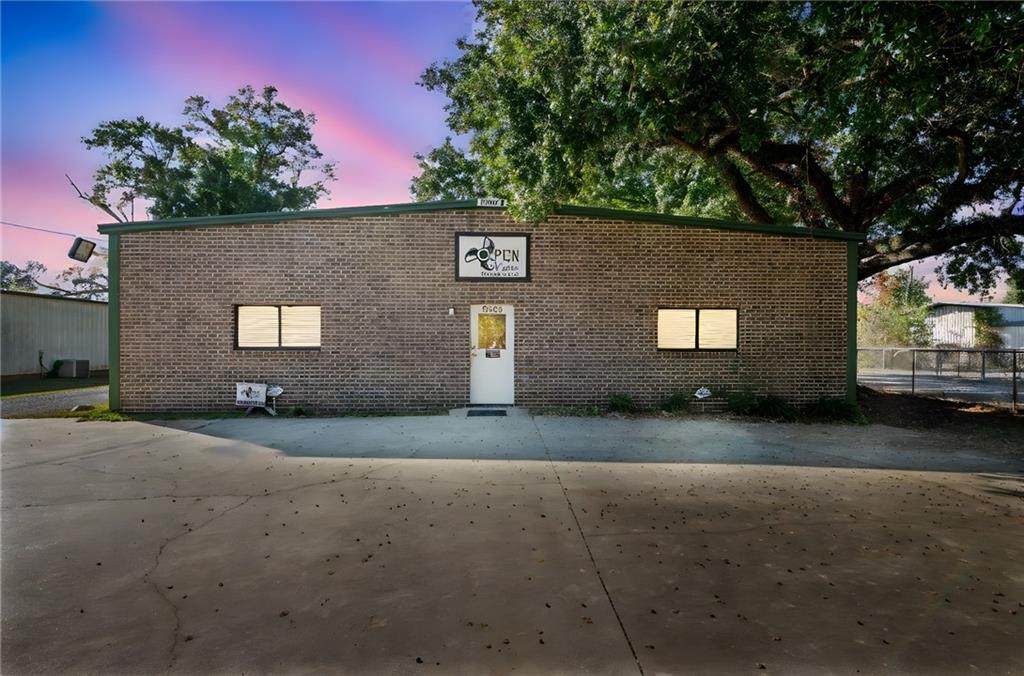 9505 Old Highway 43 - Photo 1