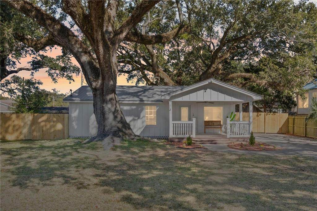 818 Cadillac Avenue - Photo 1