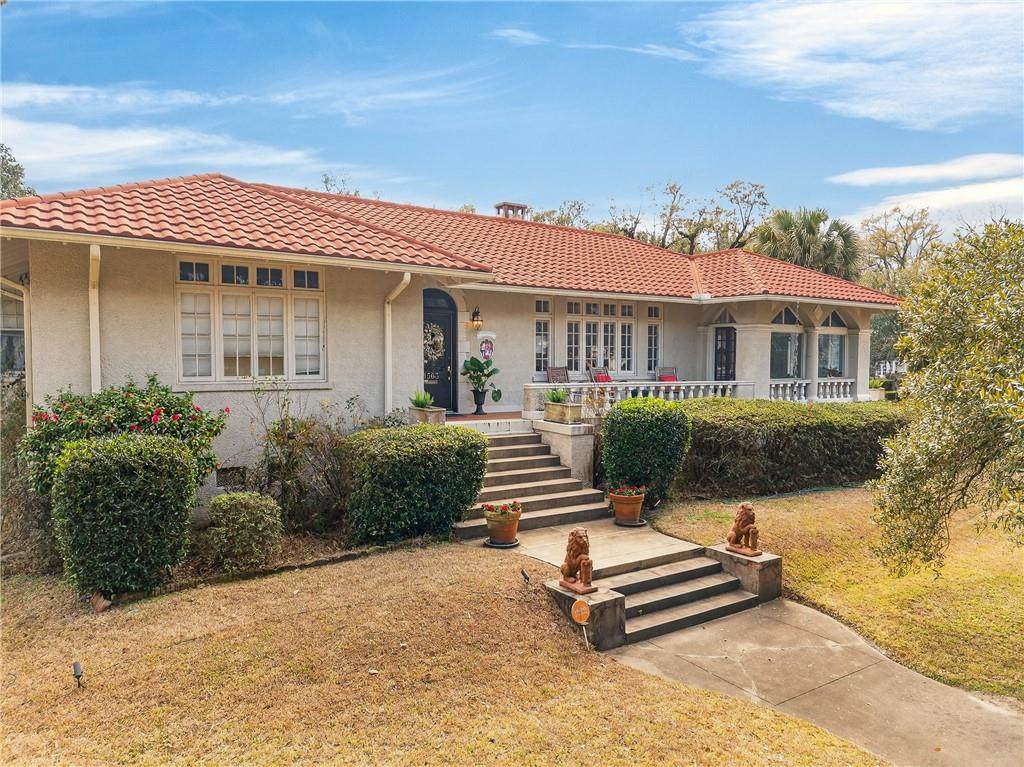 1563 Government Street - Photo 1