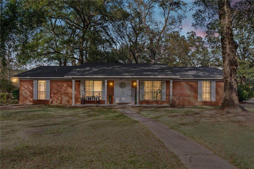 302 Hummingbird Drive - Photo 1