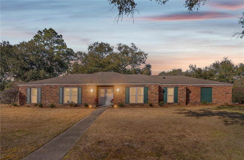 3654 Claridge Road - Photo 1
