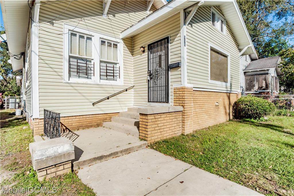 956 Virginia Street - Photo 1