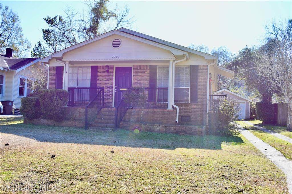 2203 Old Government Street - Photo 1