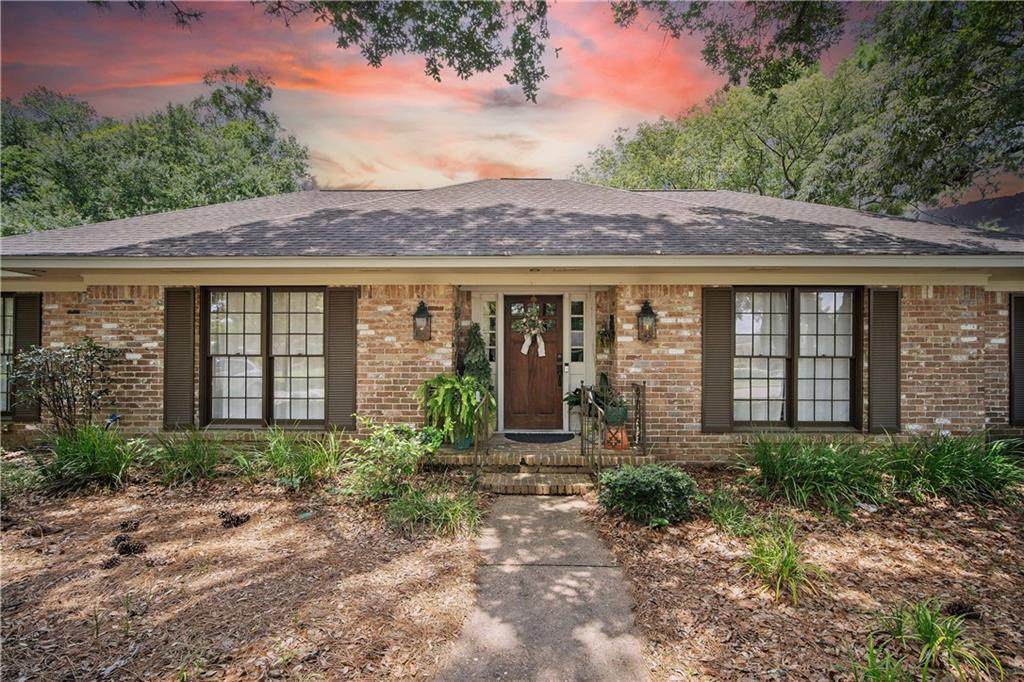 1050 Westbury Drive - Photo 1