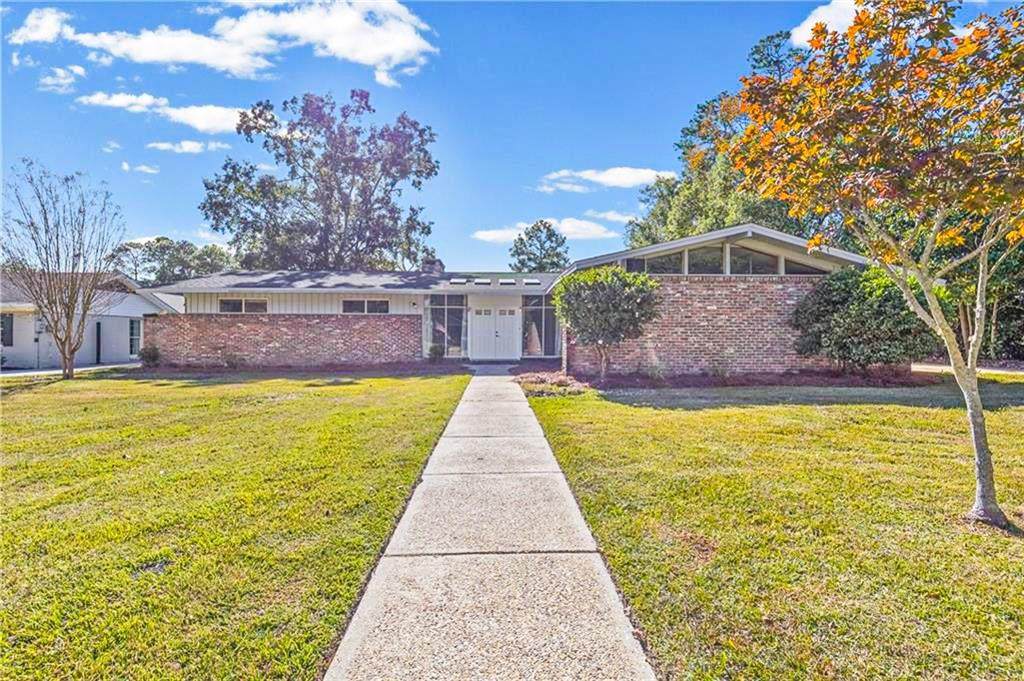3913 Pembrocke Avenue - Photo 1