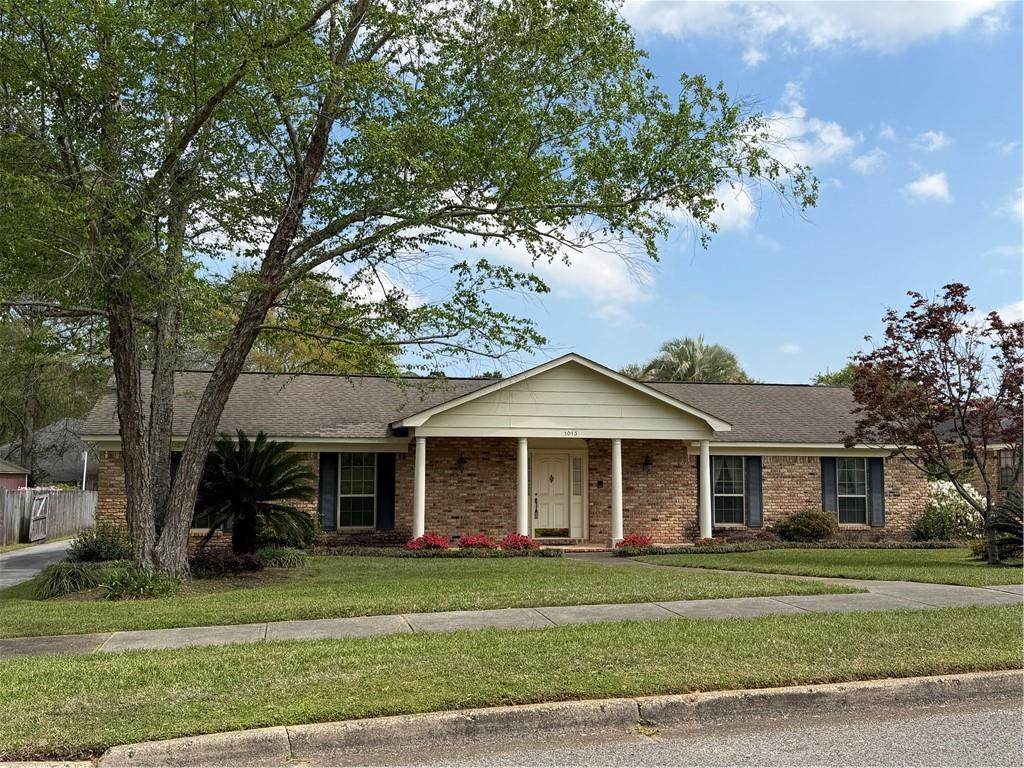 1013 Regal Drive - Photo 1