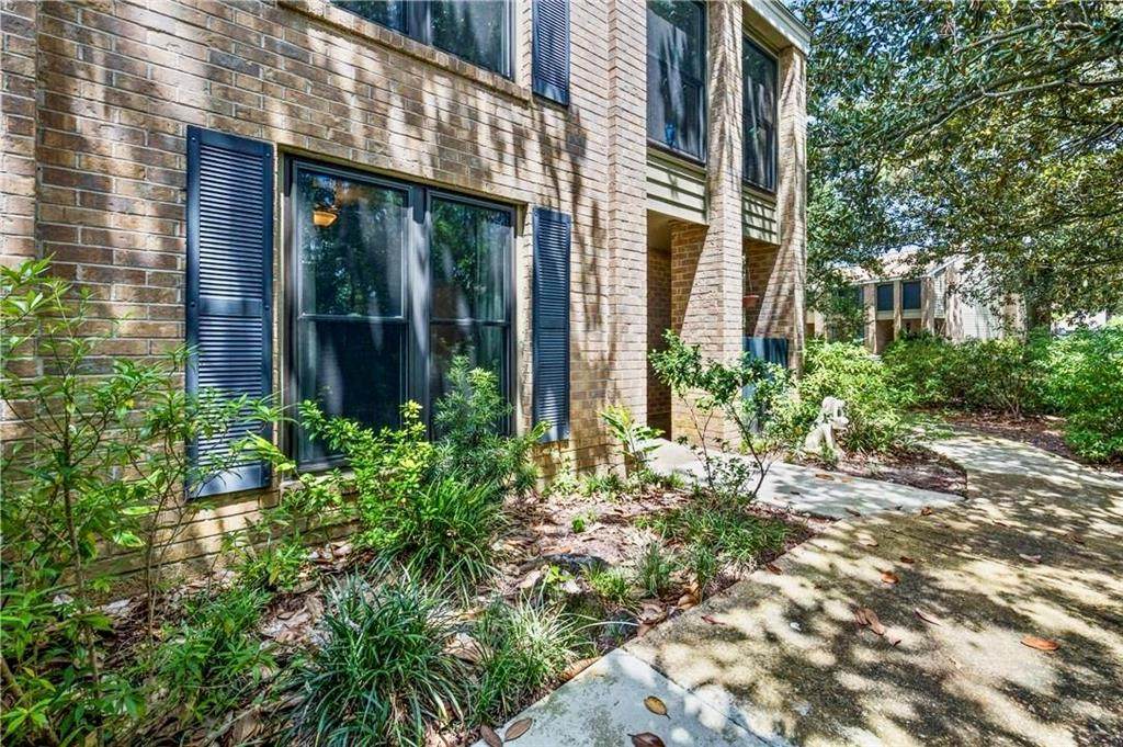 2901 Grant Street - Photo 1