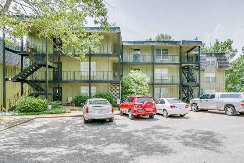 324 Riverbend Drive - Photo 1
