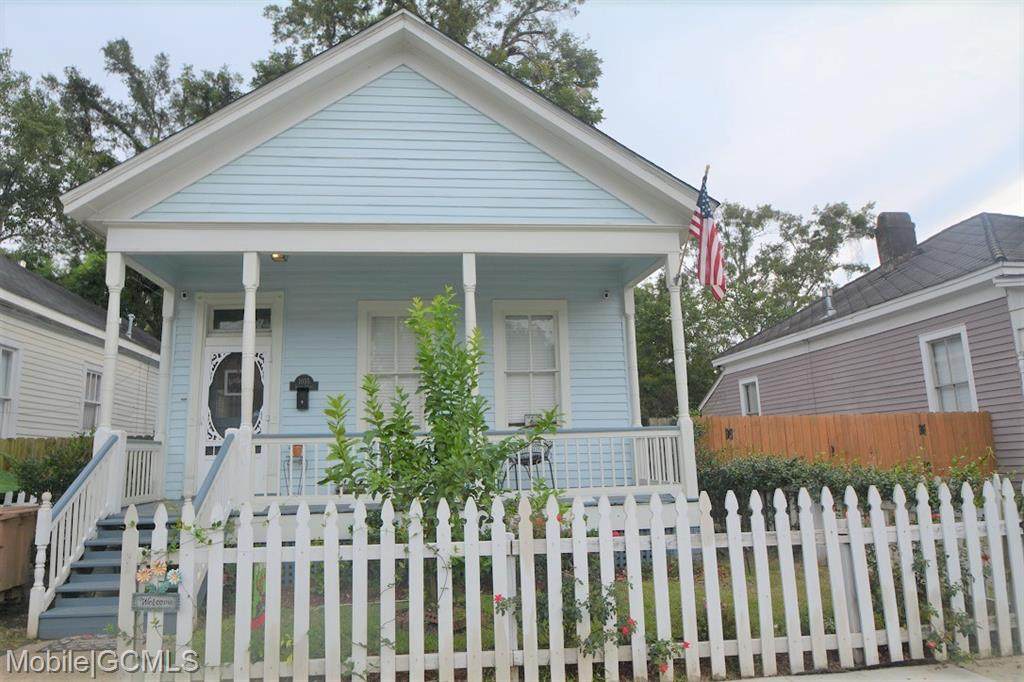 1055 Selma Street - Photo 1