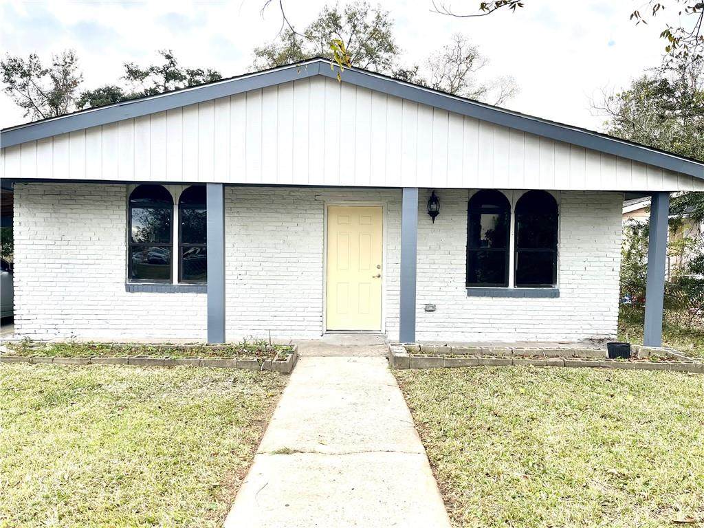2508 Berkley Avenue - Photo 1