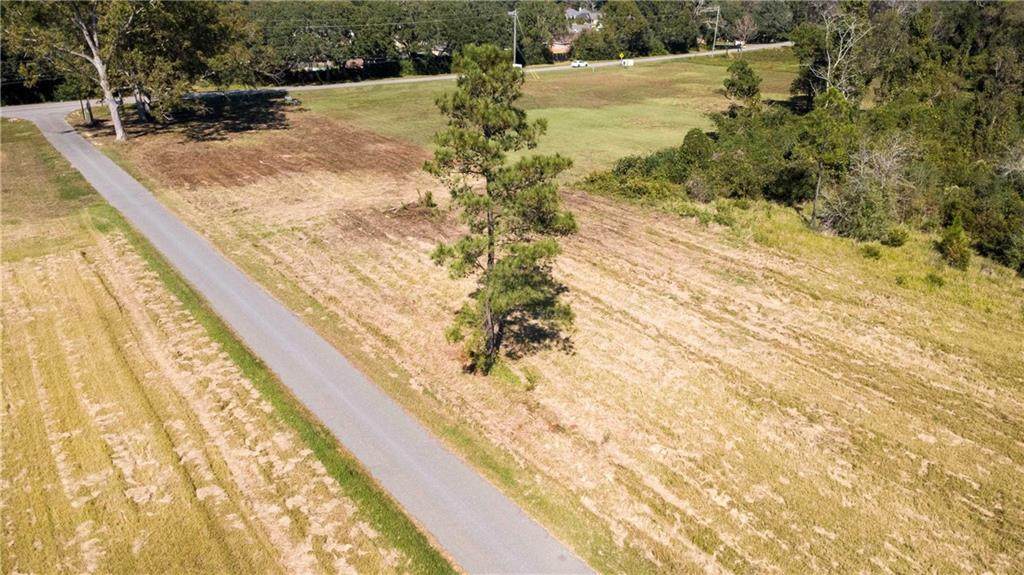 11905 Airport Boulevard - Photo 1