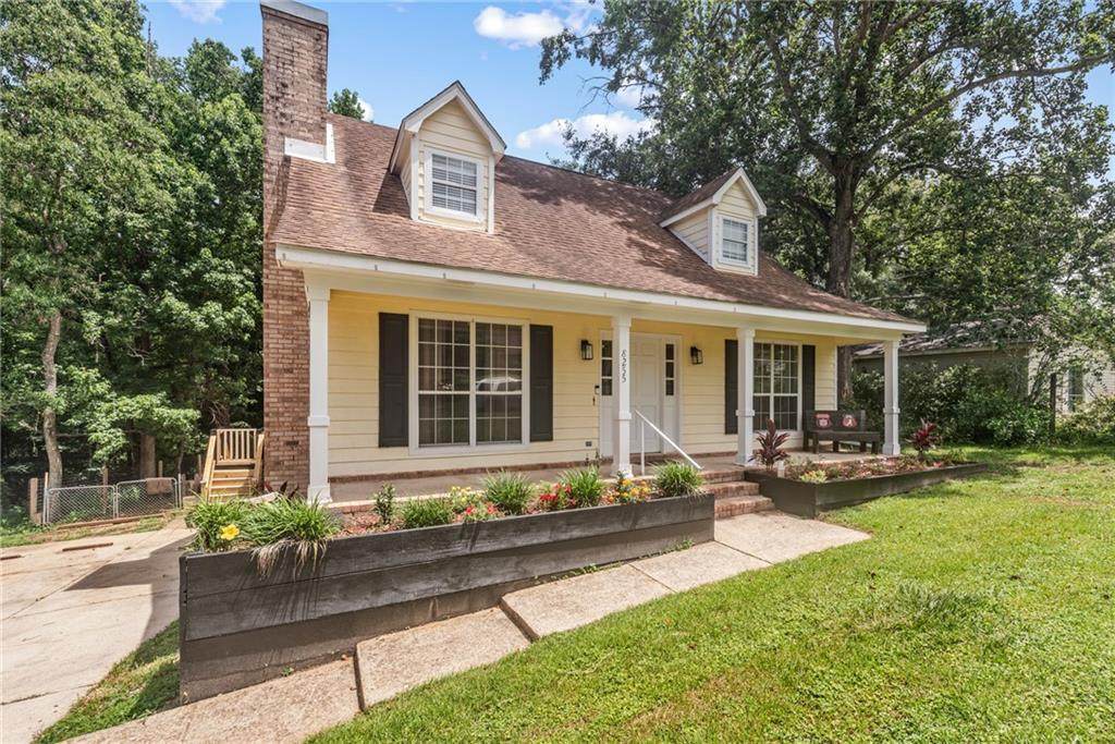 8255 Twin Lakes Drive - Photo 1