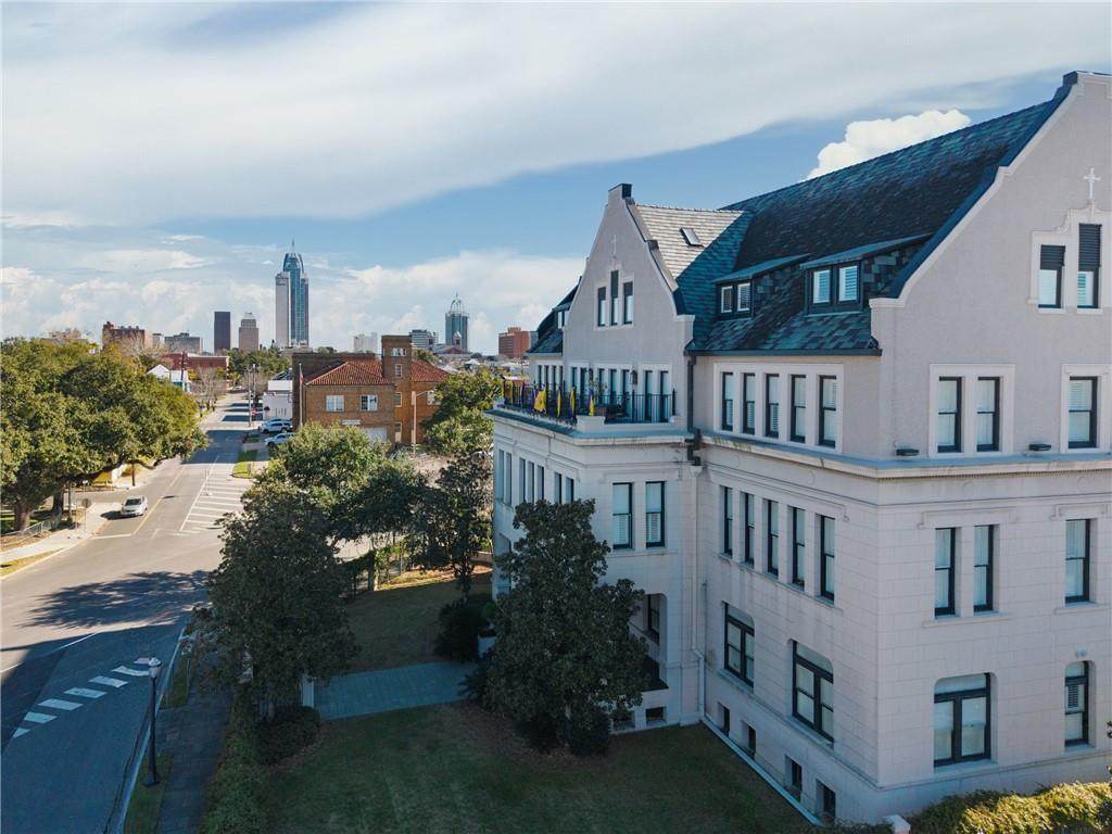 753 St Francis Street - Photo 1