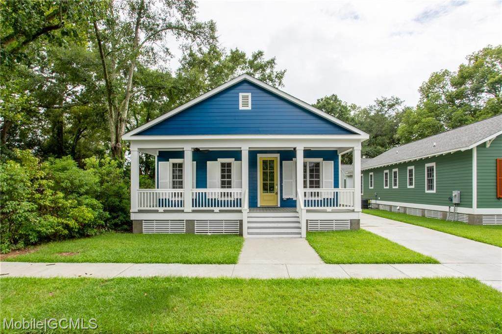 1009 Selma Street - Photo 1