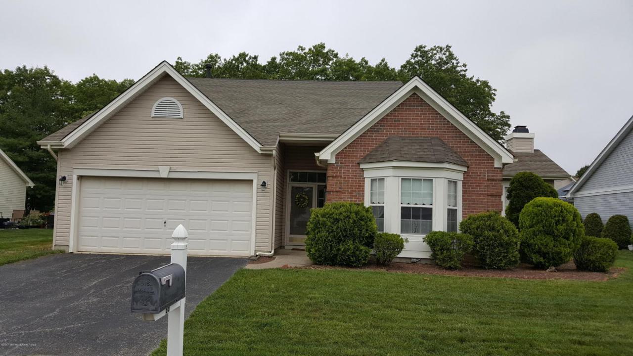 86 Chain Boulevard - Photo 1