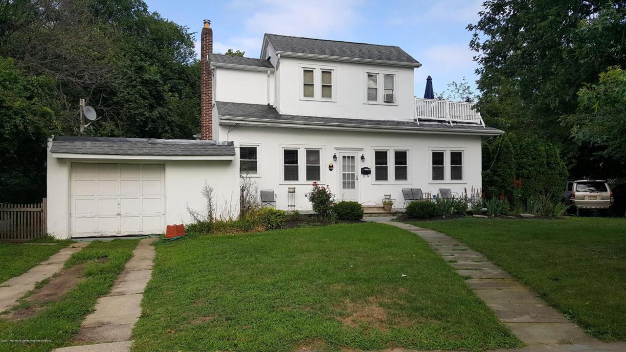 649 Hoey Avenue - Photo 1