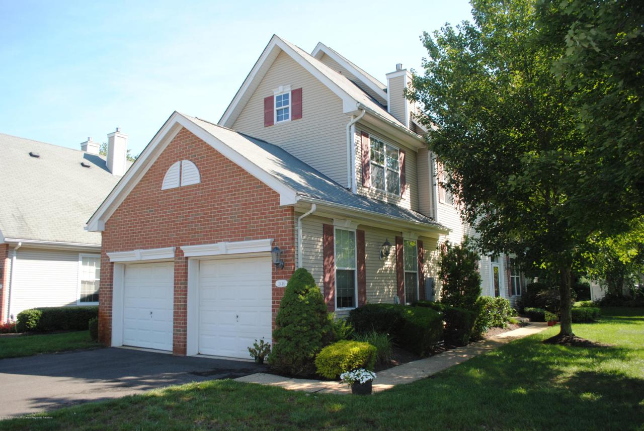 2446 Robin Way - Photo 1