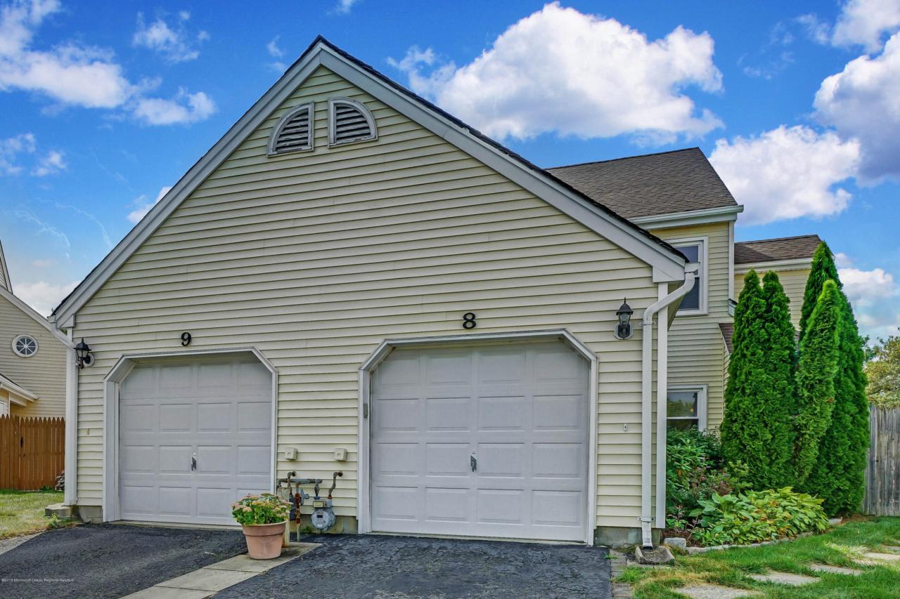 8 Hawthorne Court - Photo 1