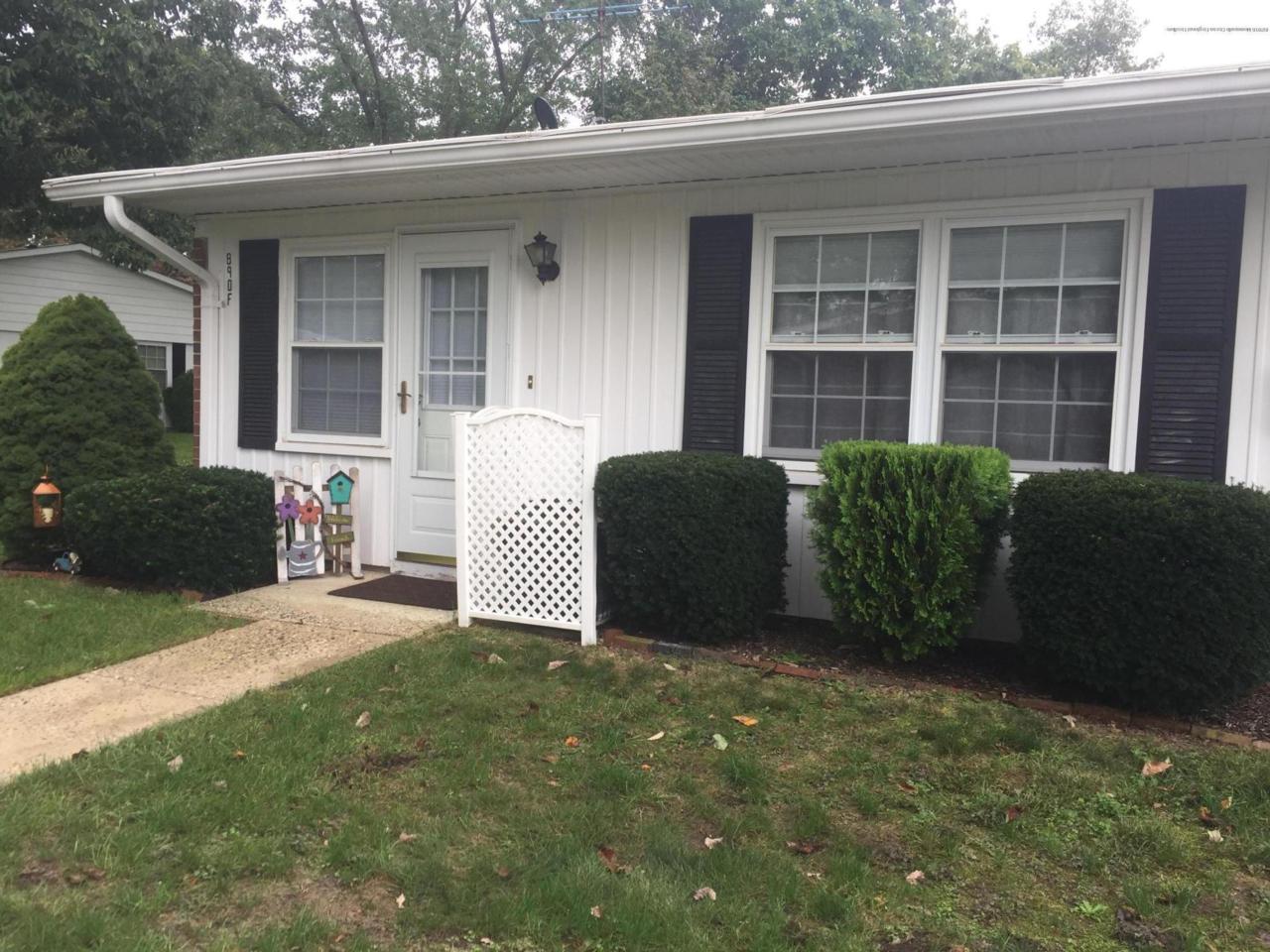 890F Inverness Court - Photo 1