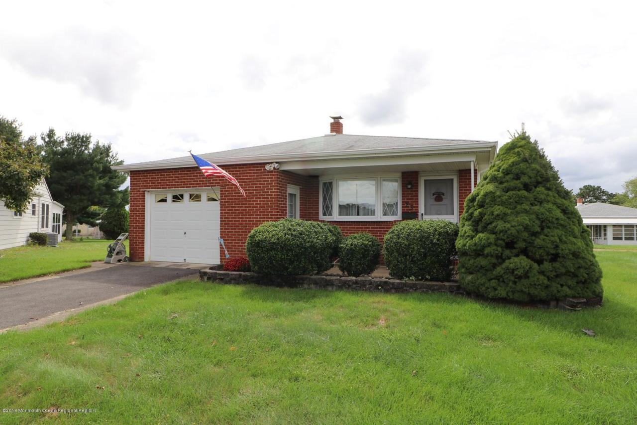 23 Montreal Court - Photo 1
